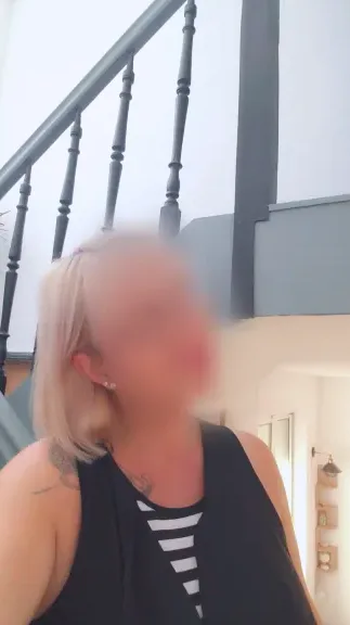 Amira, 37