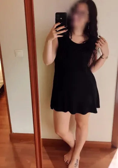 Büsra, 29