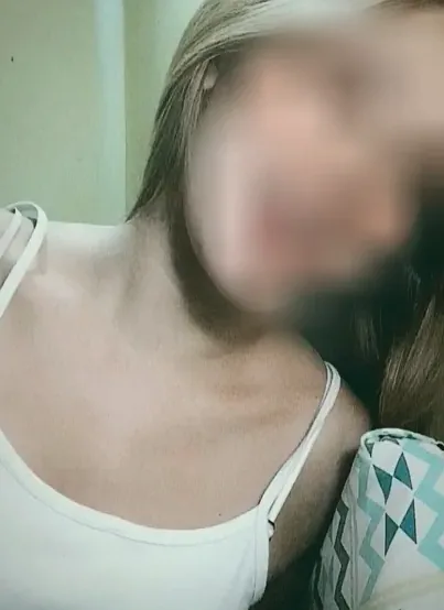 Ela, 32