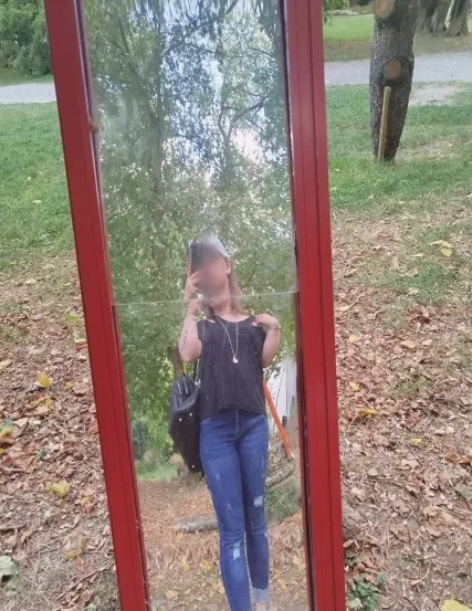 Jasmin, 27