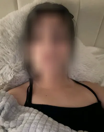 Lara, 34