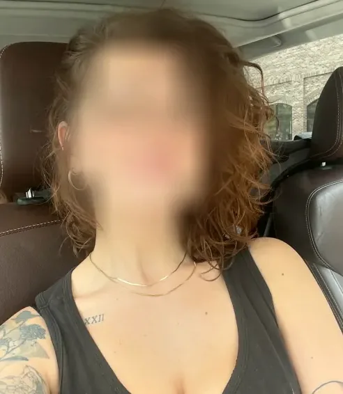 Larissa, 39