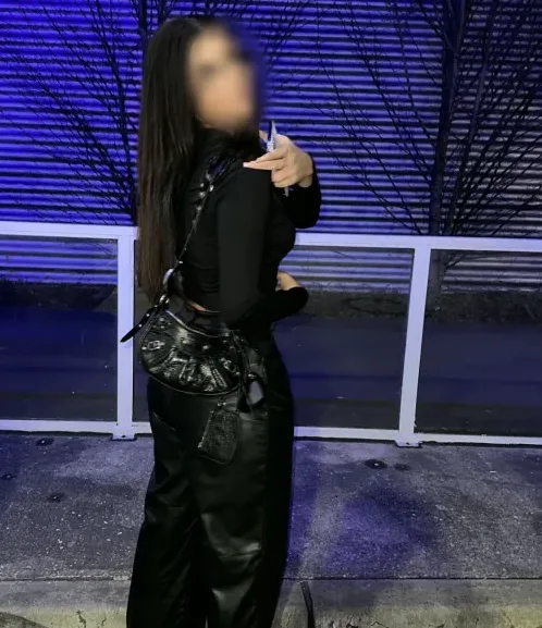 Melina, 19