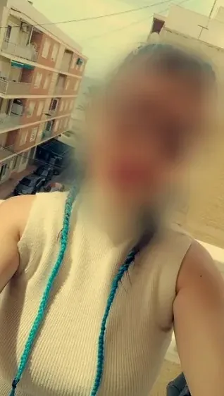 Sabrina, 32