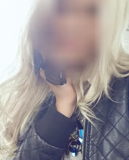 Sophie, 32