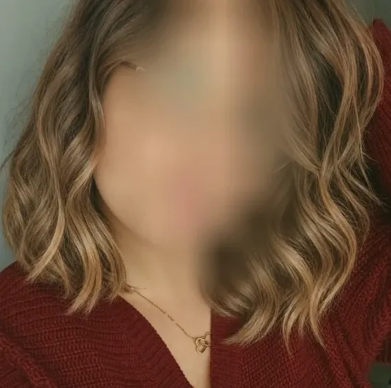 Viktoria, 21
